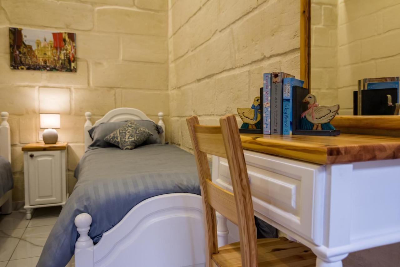 Ta' Gilard - Lovely Renovated Holiday Home Żabbar エクステリア 写真